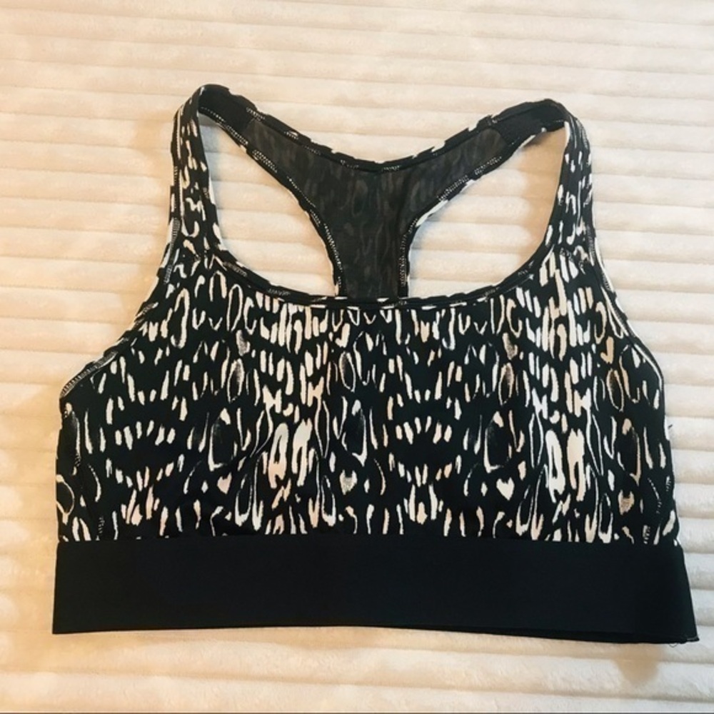 Victoria’s Secret Victoria Sport Player Leopard Print Racerback Sports Bra MeD